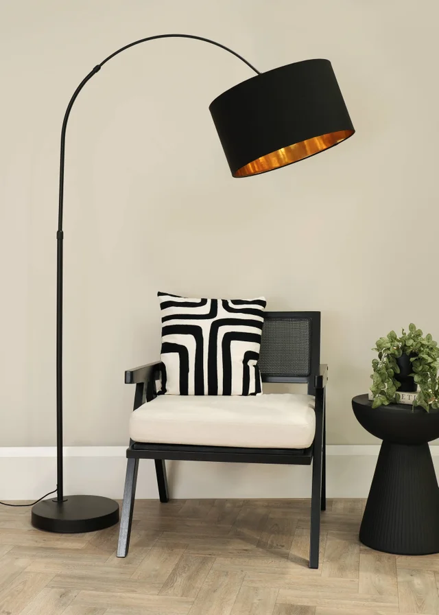ValueLights Louis Matte Black Floor Lamp with Large Drum Shade