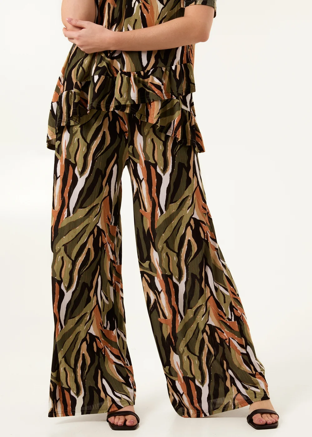 Blue Vanilla Khaki Plisse Tropical Print Wide Leg Trousers - S/M Image 2