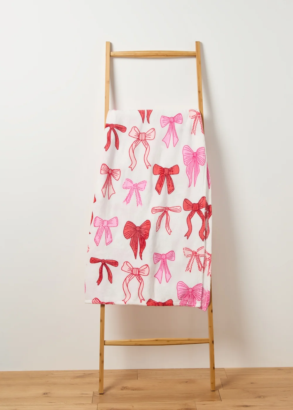 White Bow Fleece Throw Image 1