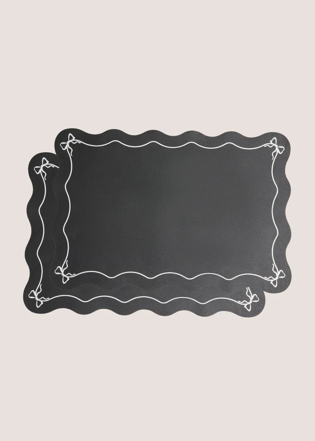 2 Pack Black Bow Scalloped Edge Placemats
