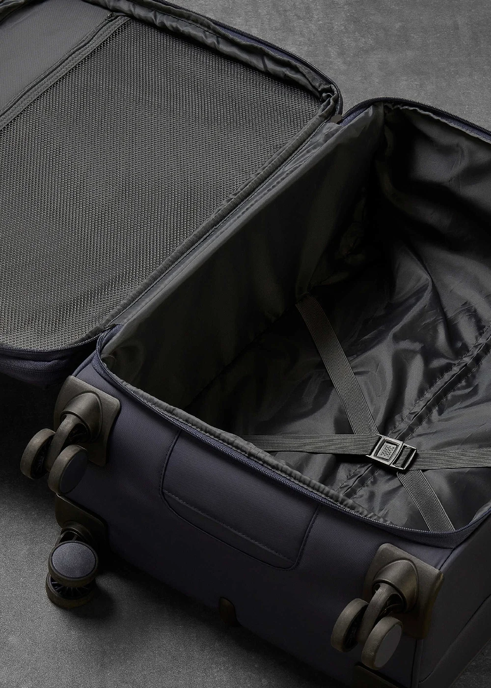 Rock Harper Suitcase Navy - Medium Image 5