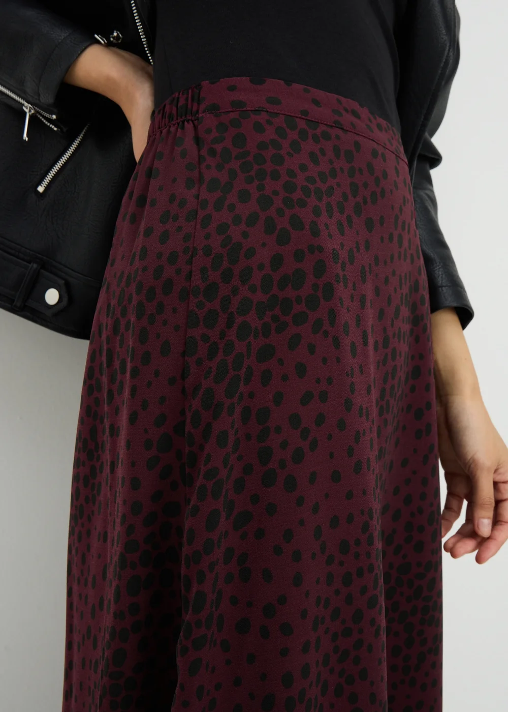 Burgundy Spot Flared Hem Skirt - Size 16 Image 1