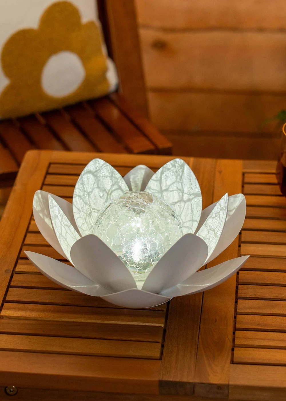 ValueLights Solar White Waterlily Lotus Flower Garden Light With Integrated LED's (11cm x 26.5cm x 26.5cm) - One Size Image 2