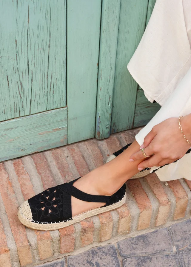 Linzi Jillian Black Faux Suede Flower Cut Out Espadrille Sandal