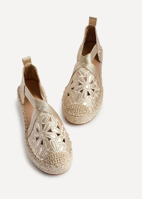 Linzi Jillian Gold Faux Leather Flower Cut Out Espadrille Sandal - Size 5 Image 4