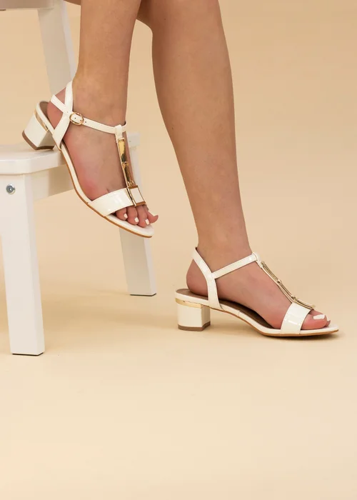 Lunar White Blaze Sandal - Size 4 Image 1