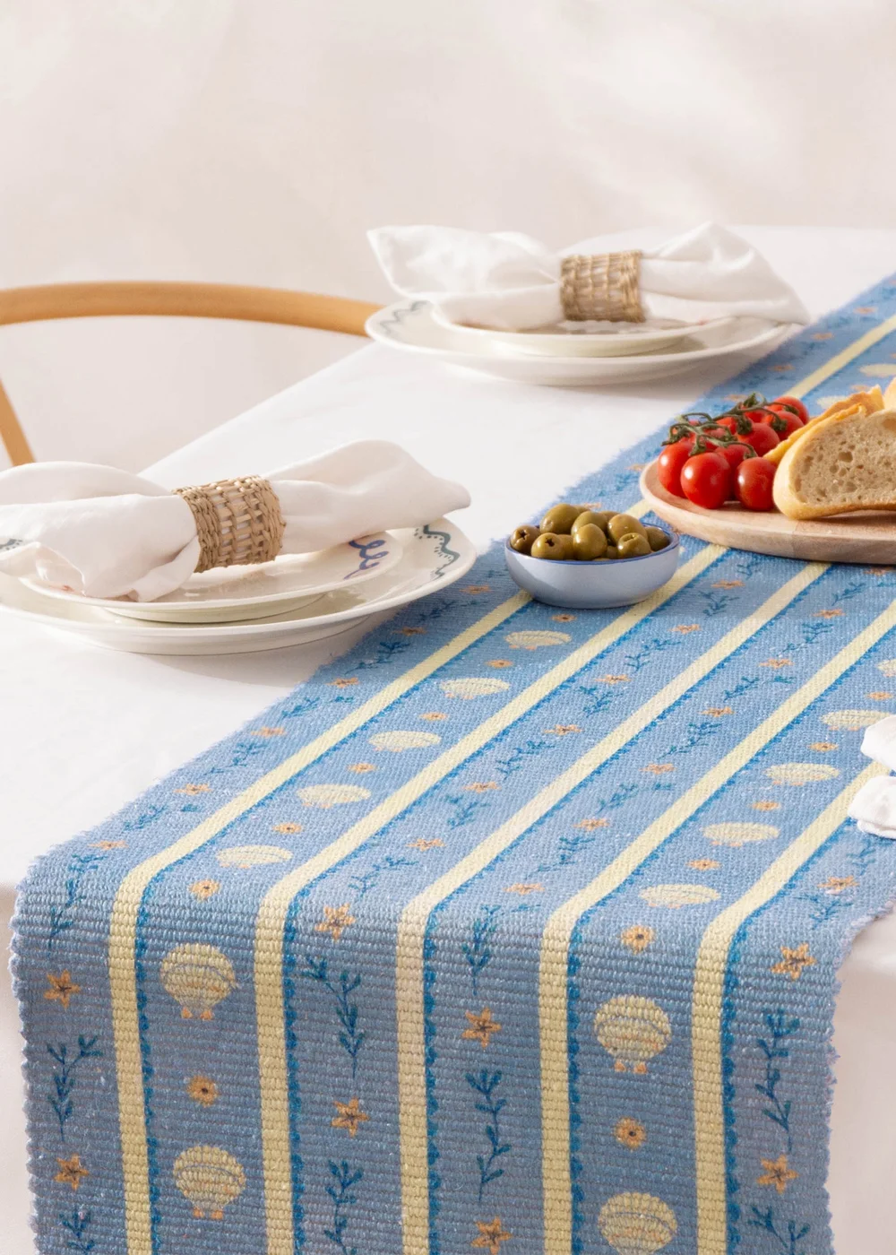 furn. Blue Sea Shells Indoor/Outdoor Table Runner - 180x35cm Image 2