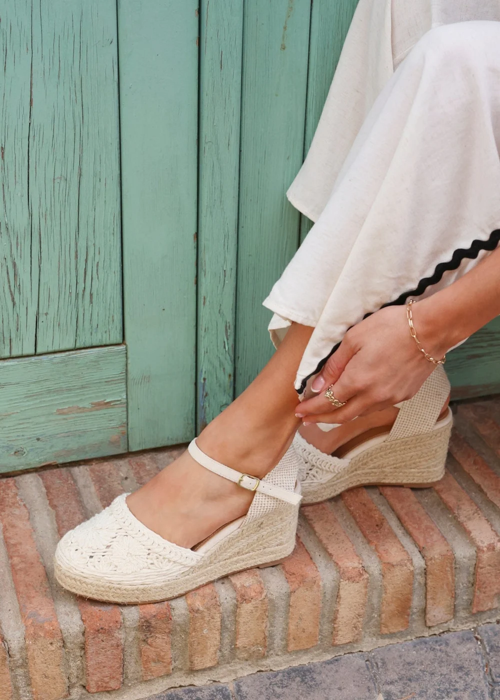 Linzi Mystic Beige Embroidered Closed Toe Espadrille Wedge - Size 6 Image 1
