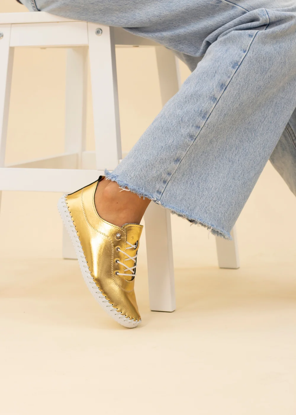 Lunar Gold St Ives Leather Plimsoll - Size 6 Image 1