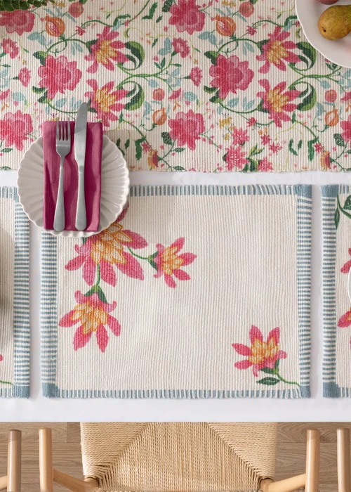 Wylder Nature Red Claudia Indoor/Outdoor Placemats - One Size Image 2