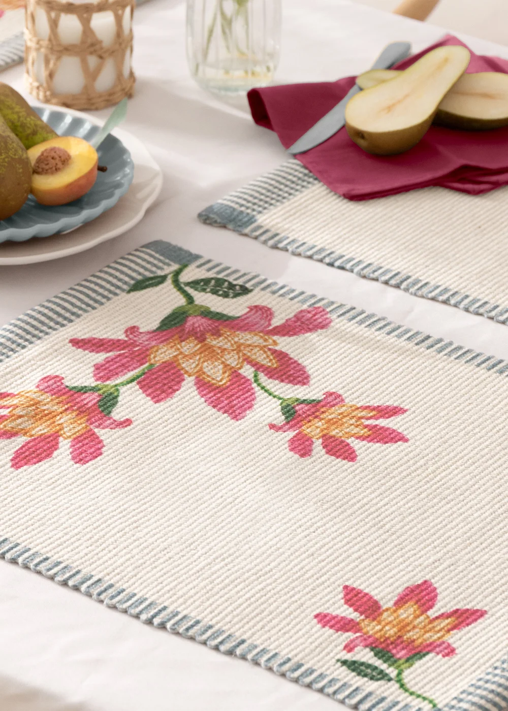 Wylder Nature Red Claudia Indoor/Outdoor Placemats - One Size Image 1