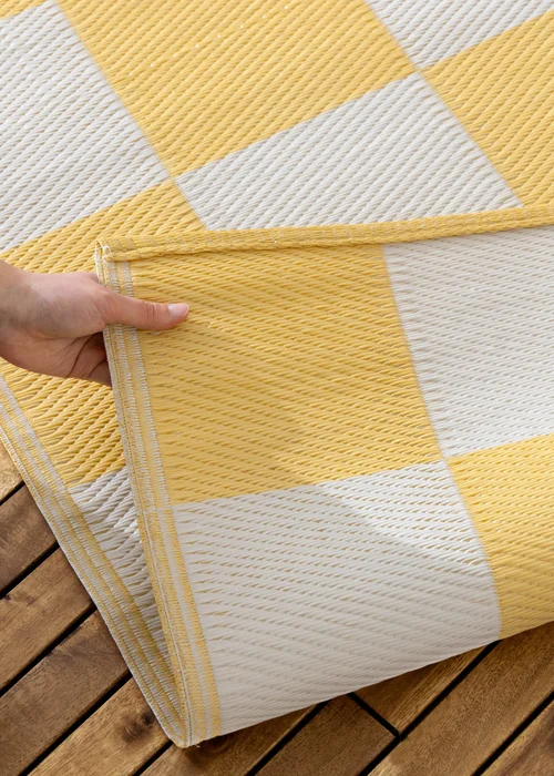 furn. Yellow Checkerboard Outdoor Rug - 120 x 180cm Image 6