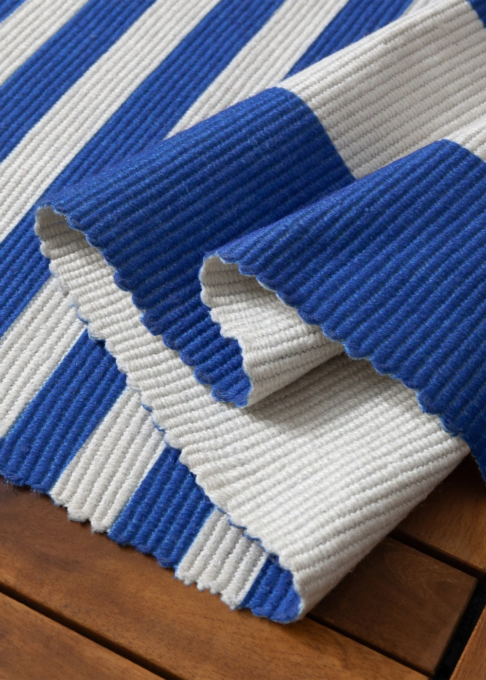 furn. Navy/White Deck Stripe Printed Indoor/Outdoor Rug - 120 x 170 Image 4