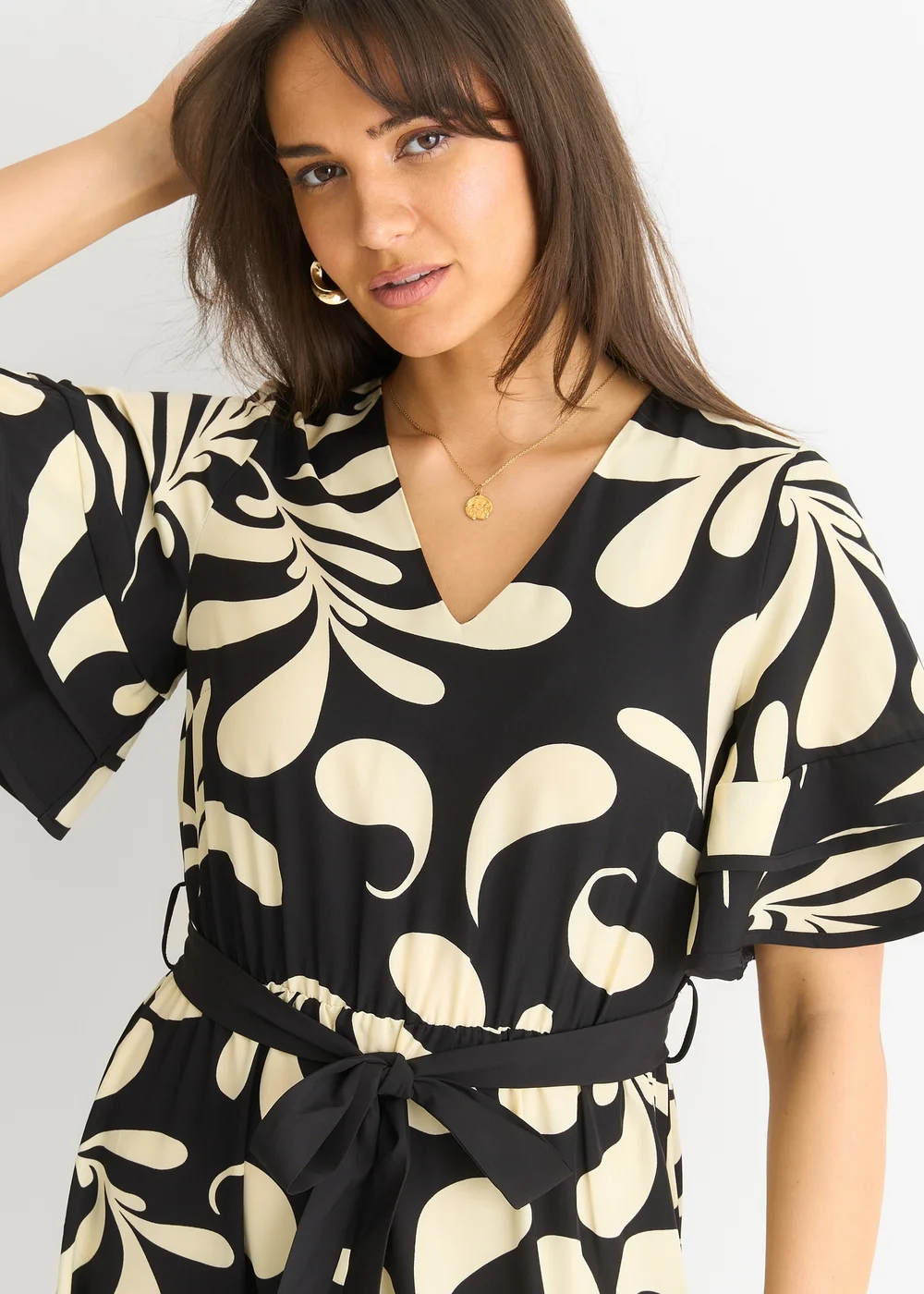Gini London Black Floral V Neck Elasticated Waist Midi Dress - 8 Image 3