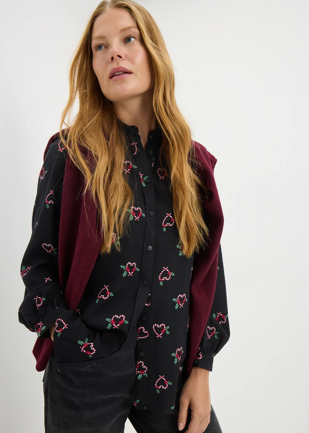 Black Print Christmas Shirt - Size 22 Image 2