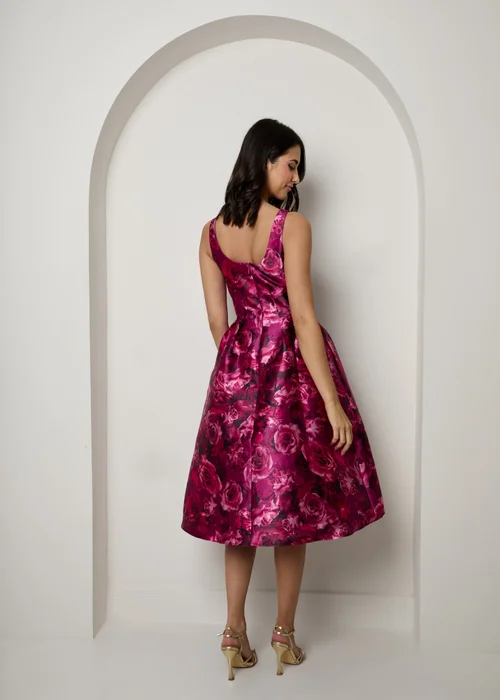 Chi Chi London Purple Plus Size Sleeveless Floral Fit and Flare Midi Dress - Size 24 Image 2