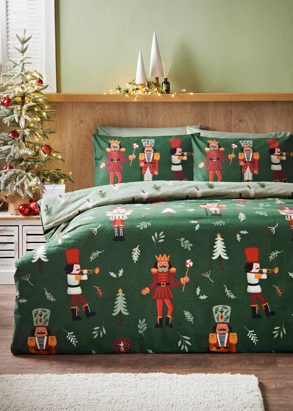 Green Christmas Nutcracker Duvet Set - King Image 1