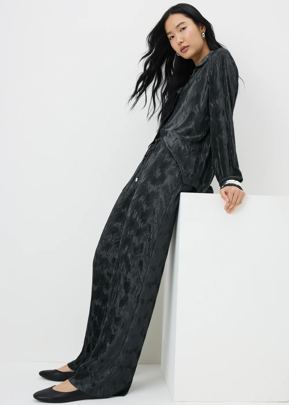 Charcoal Plisse Co Ord Trousers - Size 22 31 leg Image 1