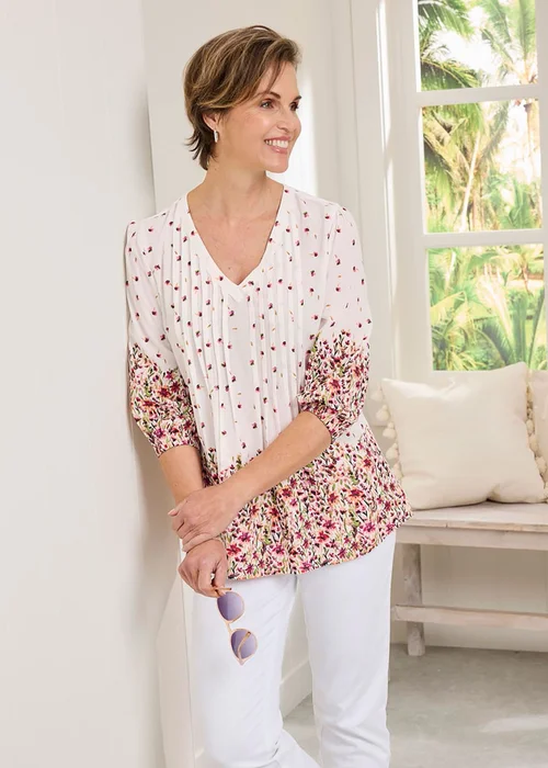 Cotton Traders Warm Cream 3/4 Sleeve V Neck Printed Crinkle Top - Size 16 Image 2