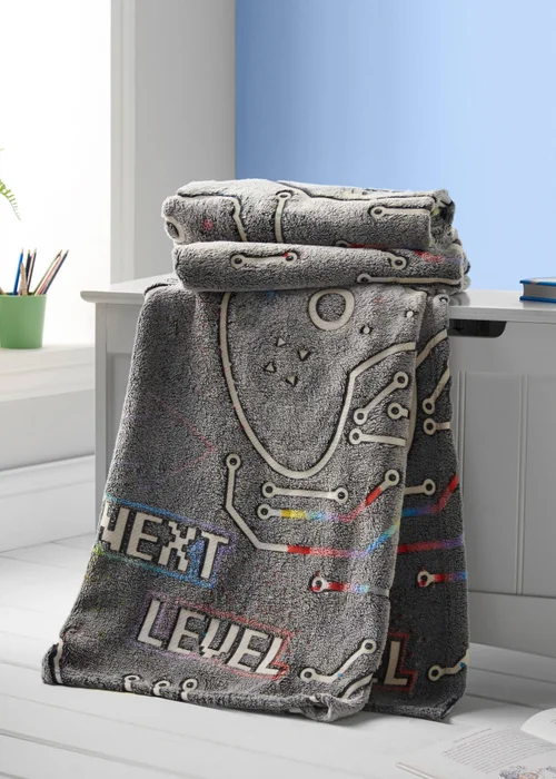 Catherine Lansfield Game Over Glow in the Dark Cosy Fleece Blanket Throw (130x170cm) - One Size Image 1
