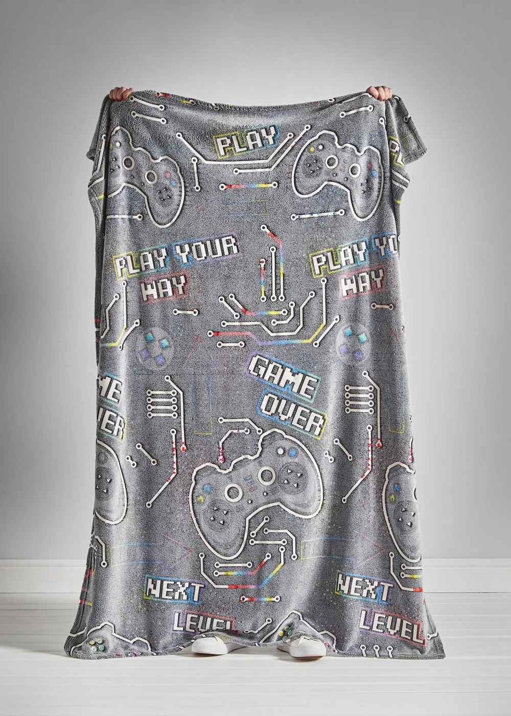 Catherine Lansfield Game Over Glow in the Dark Cosy Fleece Blanket Throw (130x170cm) - One Size Image 2