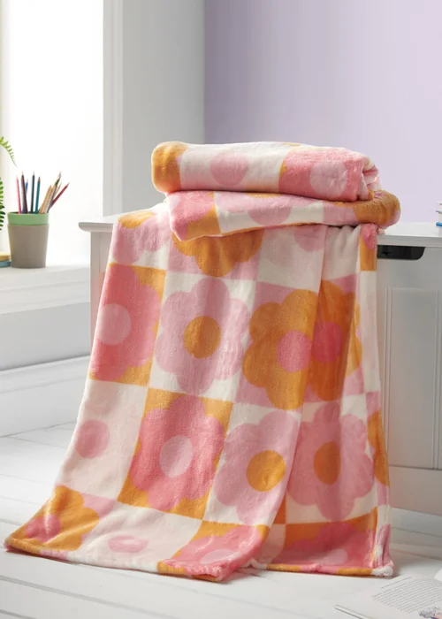 Catherine Lansfield Retro Daisy Cosy Fleece Pink Yellow Blanket Throw - One Size Image 1