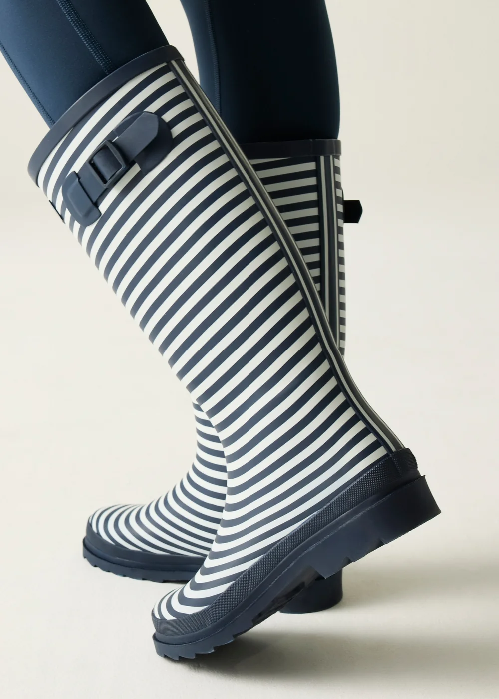Regatta Navy White Stripe Fairweather III Waterproof Wellies - Size 8 Image 2