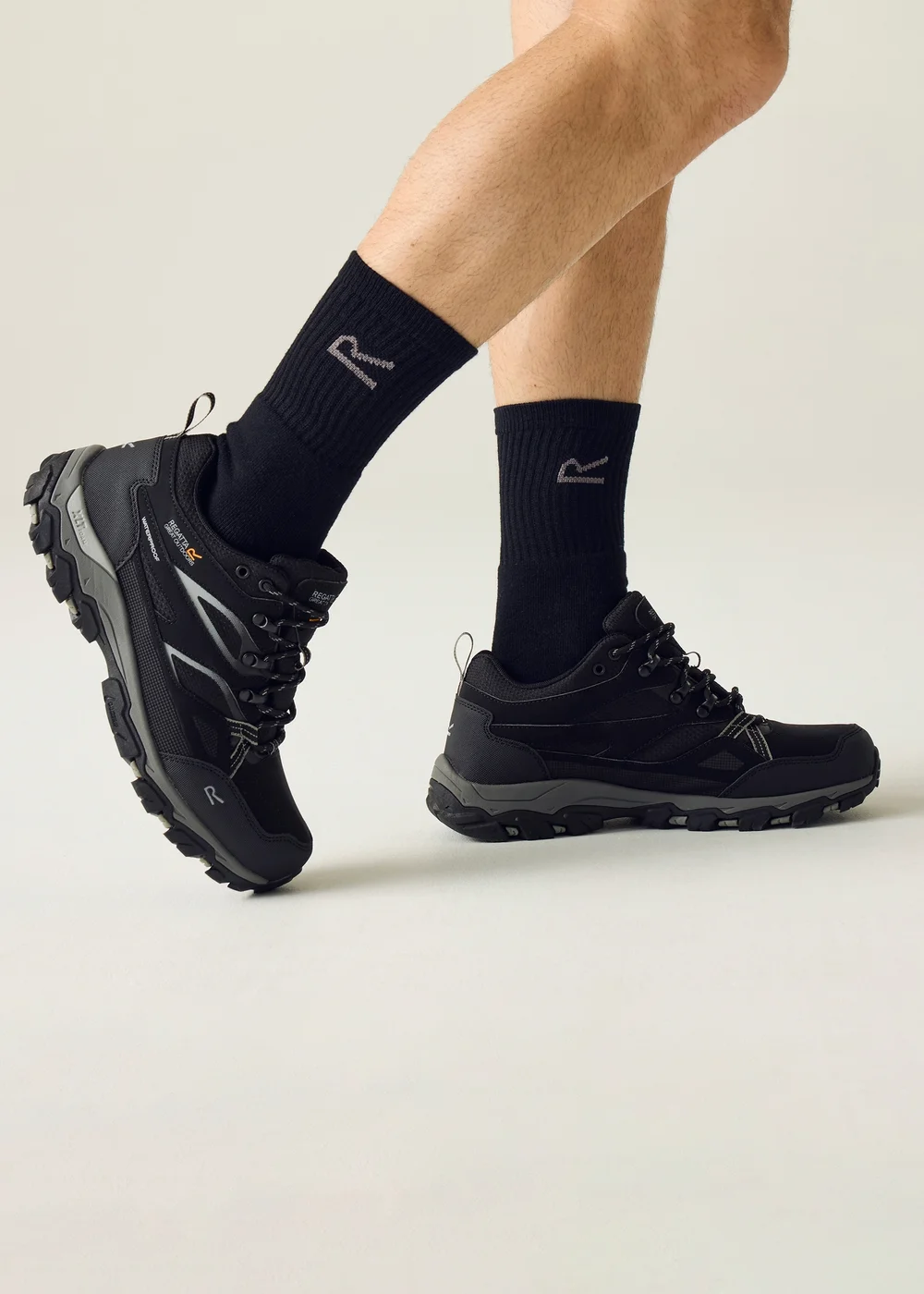 Regatta Black Granite Holcombe 3 Low Waterproof, Breathable Shoes - Size 6.5 Adult Footwear Image 2