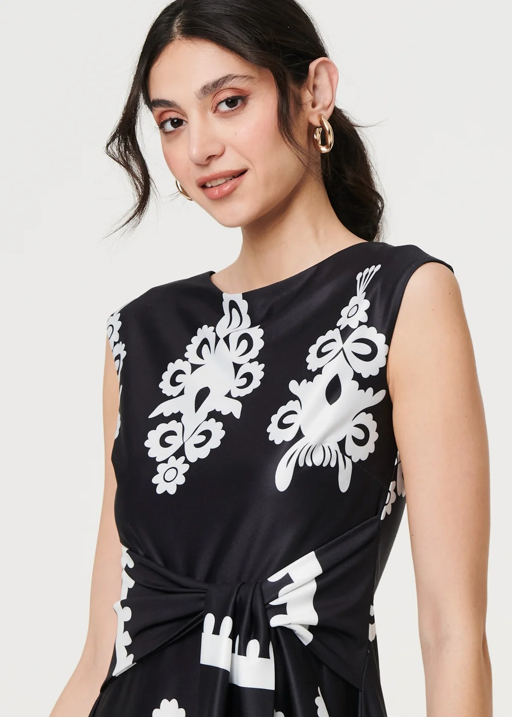 Izabel London Black & White Ikat Print Tie Front Knee Length Dress - 10 Image 2