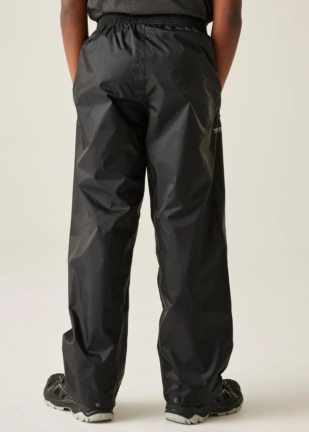 Regatta Kids Pack It Black Waterproof Breathable Isolite Overtrousers (2-14 yrs) - Age 7-8 Years Image 2
