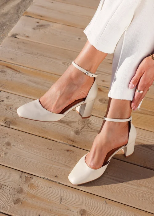 Linzi Sydney Sand Faux Leather Square Toe Court Heel - Size 7 Image 1