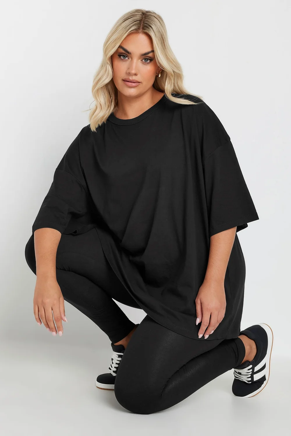 Yours Curve Black Oversized Boxy T Shirt - Size 26-28 Image 1