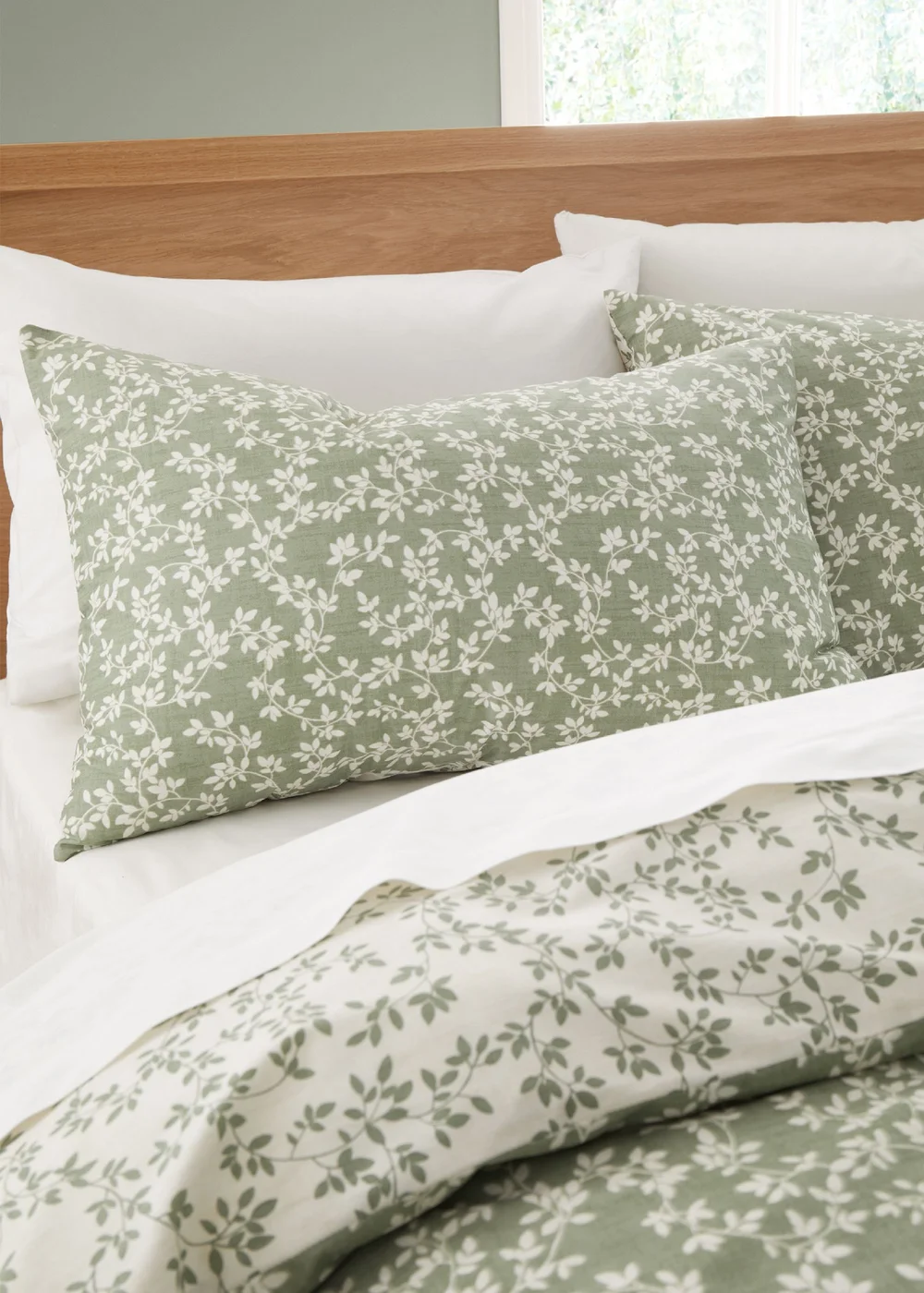 Bianca Fine Linens Shadow Leaves 200 Thread Count Cotton Reversible Duvet Cover Set - Single Image 3