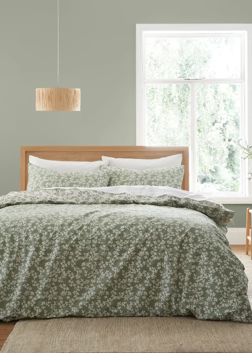 Bianca Fine Linens Shadow Leaves 200 Thread Count Cotton Reversible Duvet Cover Set - Single Image 1