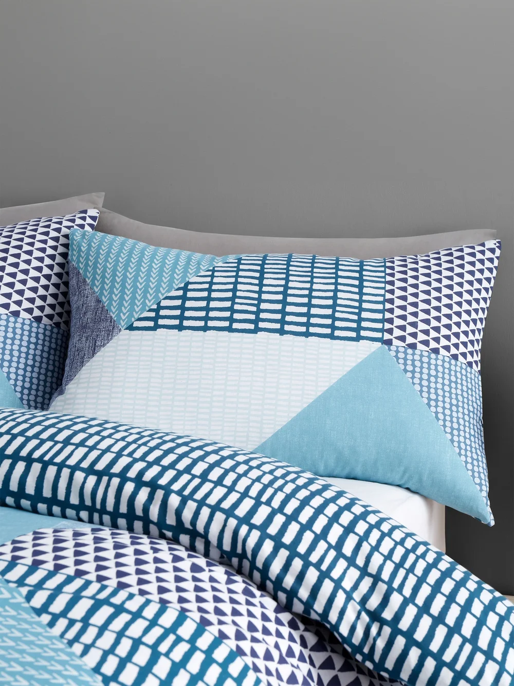 Catherine Lansfield Larsson Geo Reversible Duvet Cover Set Teal Green - Double Image 2