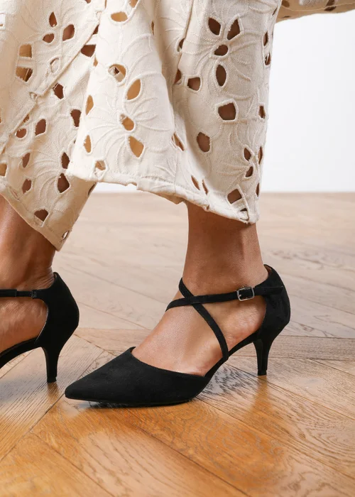 Where's That From Black Suede Seany Low Kitten Heel - Size 5 Image 2