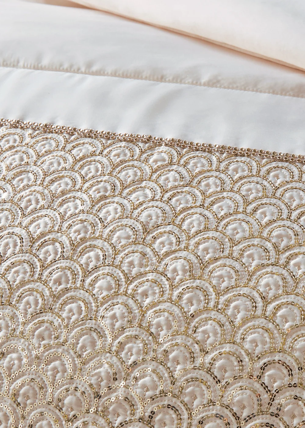 Catherine Lansfield Champagne Gold Deco Sequin Quilted Bedspread - One Size Image 2