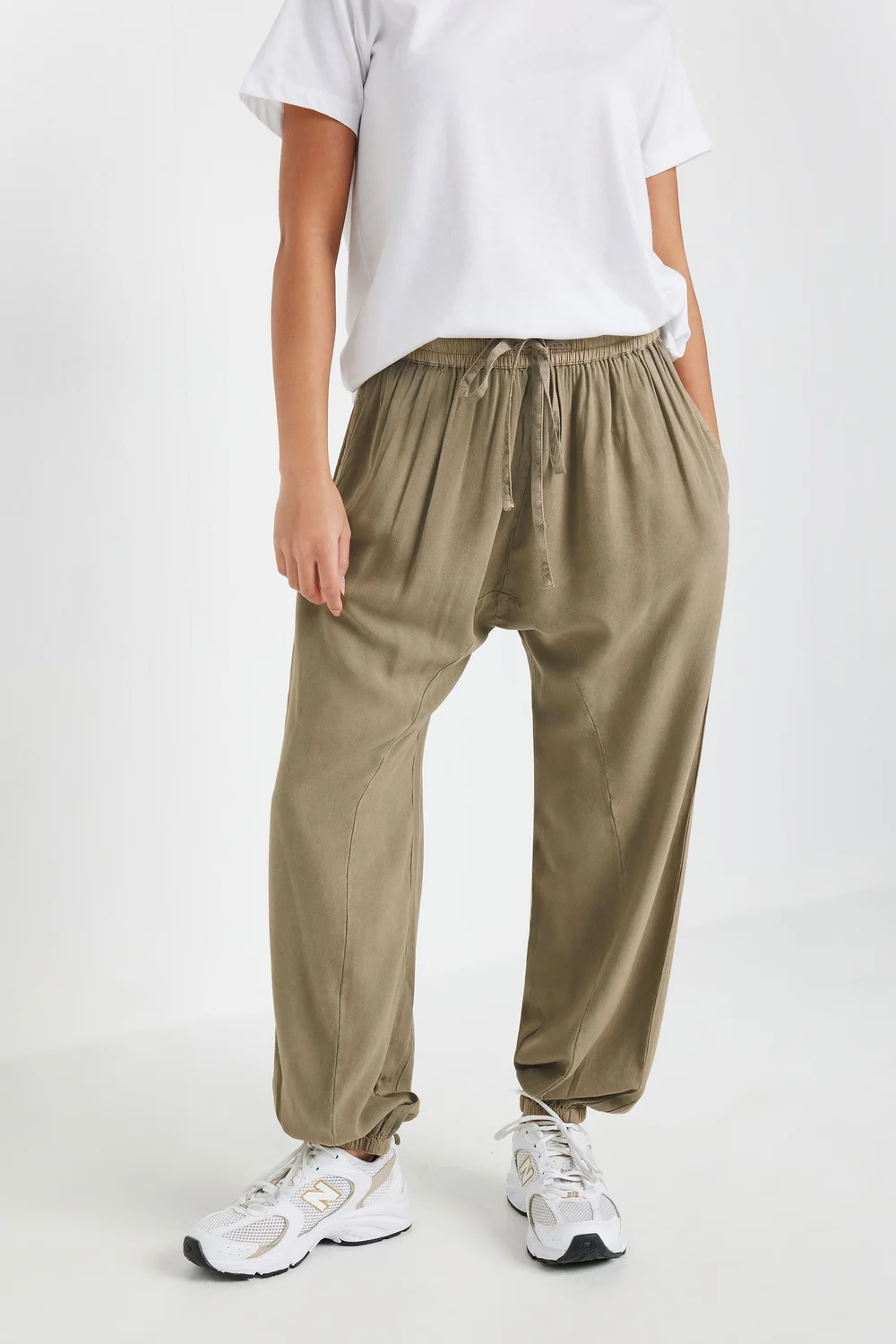 PixieGirl Petite Brown Seam Detail Cuffed Trousers - 10 Image 2