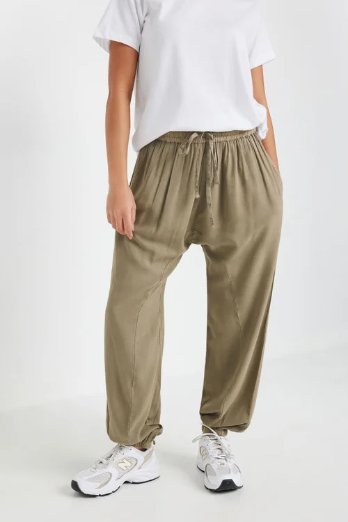 PixieGirl Petite Brown Seam Detail Cuffed Trousers - 10 Image 2