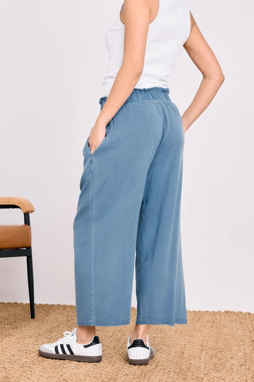 PixieGirl Petite Blue Acid Wash Cropped Trousers - 8 Image 4