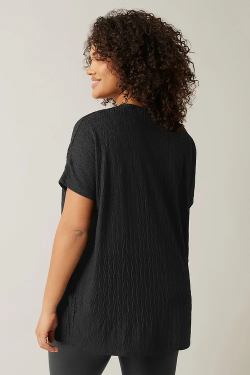 Evans Curve Black Plisse Pleat Front Top - Size 20 Image 3