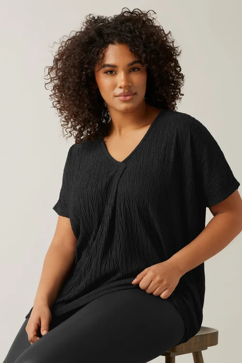 Evans Curve Black Plisse Pleat Front Top - Size 20 Image 1