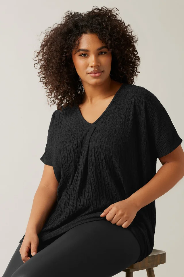 Evans Curve Black Plisse Pleat Front Top