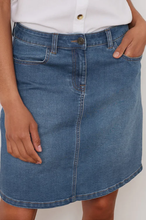 M&Co Blue Mid-Wash Denim Skirt - Size 20 Image 4