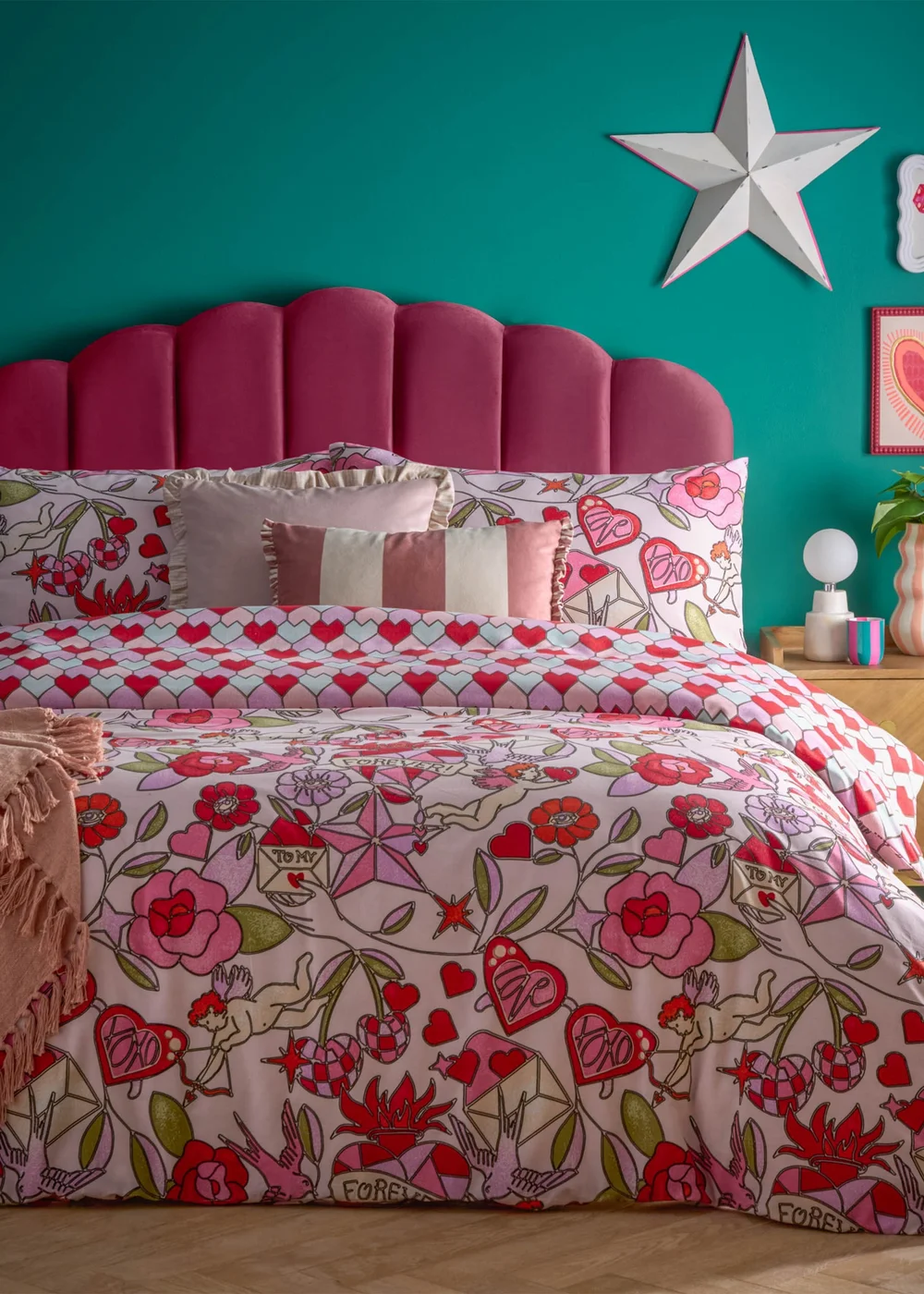 furn. Glasshearts Printed Pink Duvet Cover Set - Single Image 1