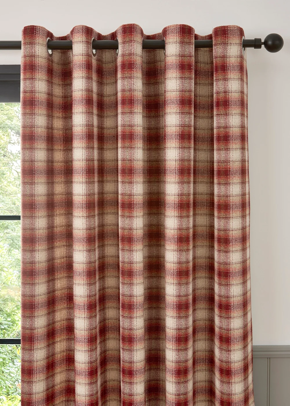 Curtina Everett Jacquard Heavyweight Red Eyelet Curtains - 46W X 54D (117x137cm Image 2