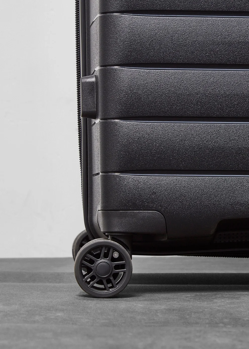 Rock Palma Suitcase Black - Medium Image 3