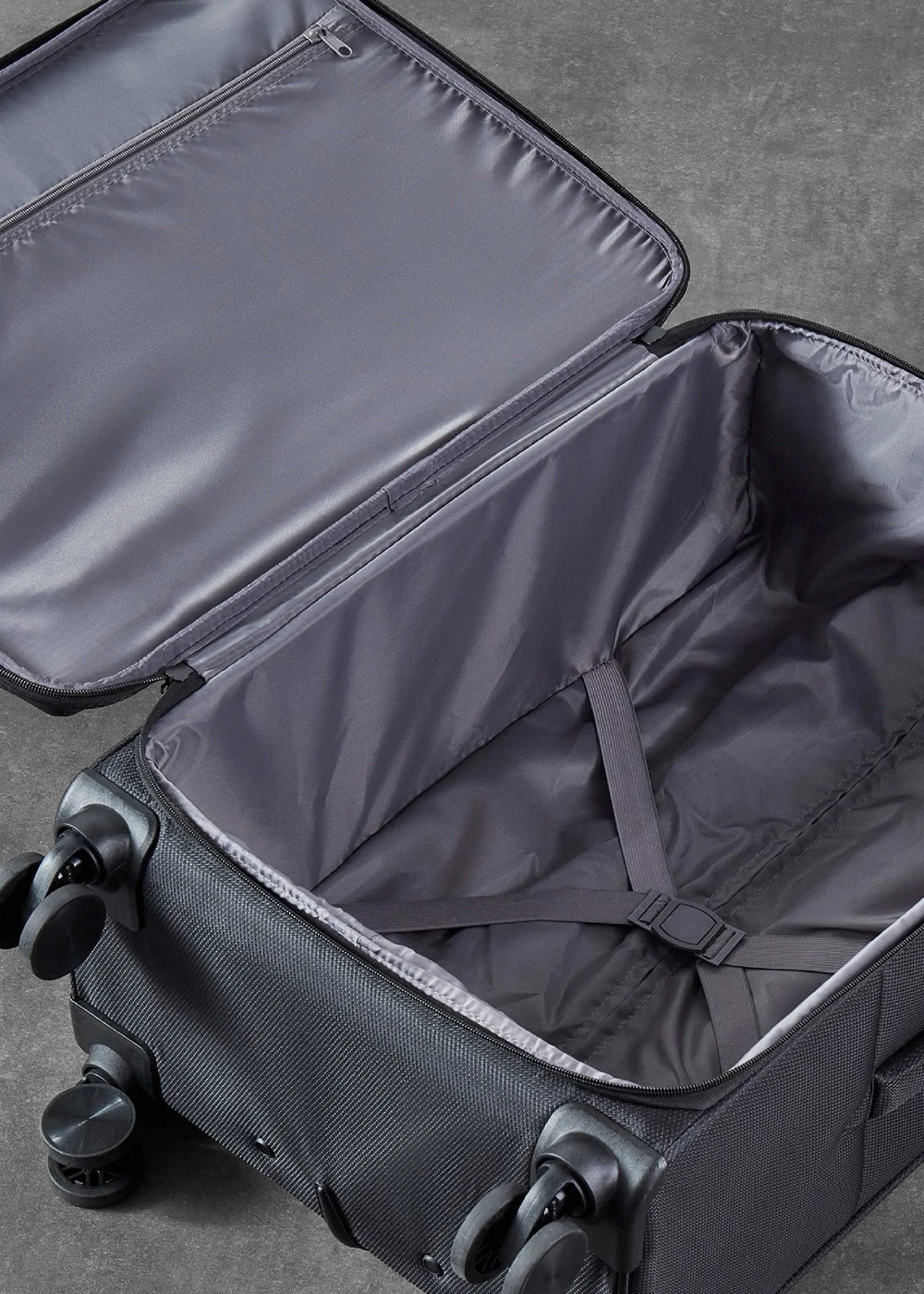 Rock Tokyo Suitcase Black - Cabin Image 4