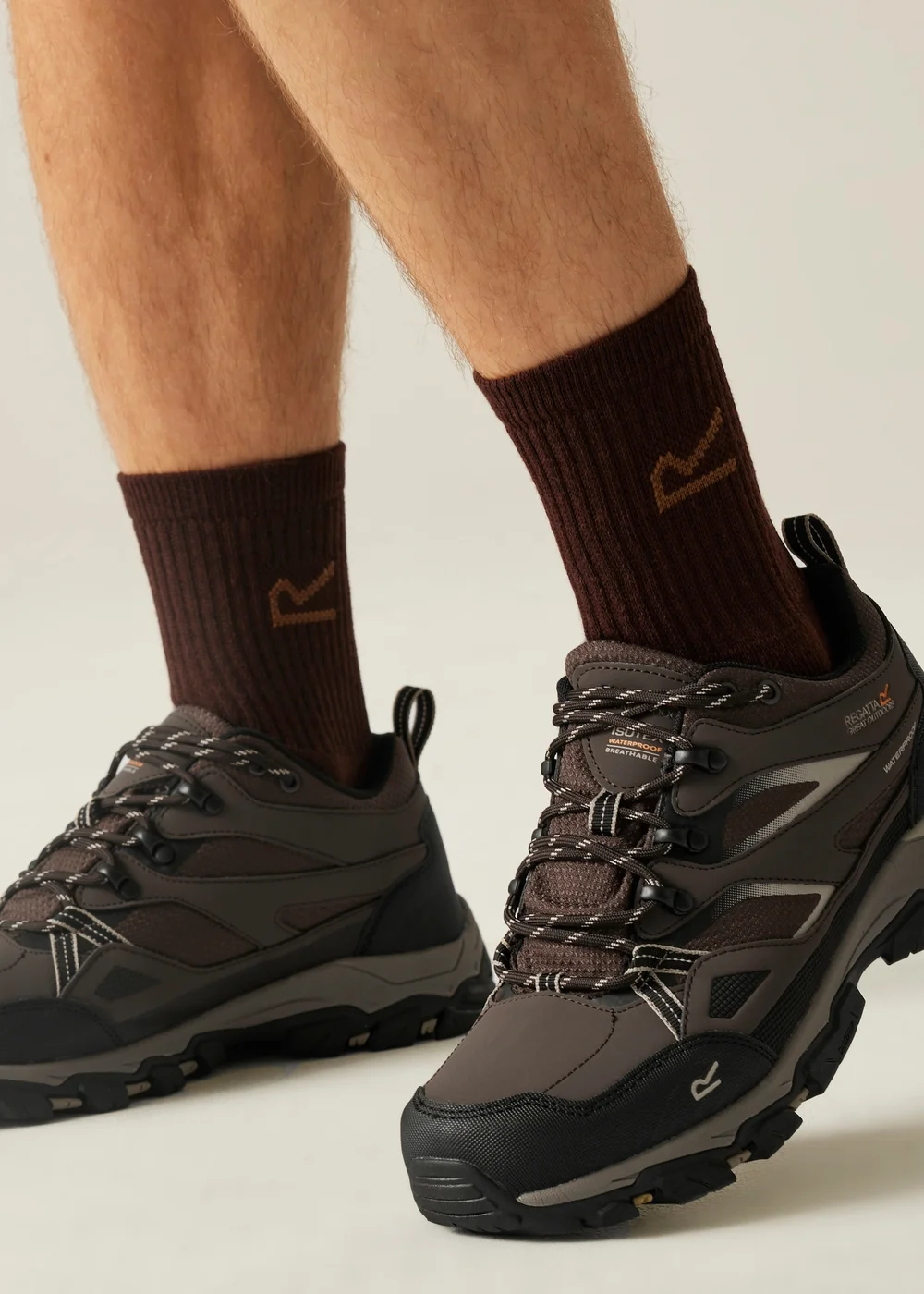 Regatta Mink Holcombe III Low Waterproof Shoes - Size 9 Image 1