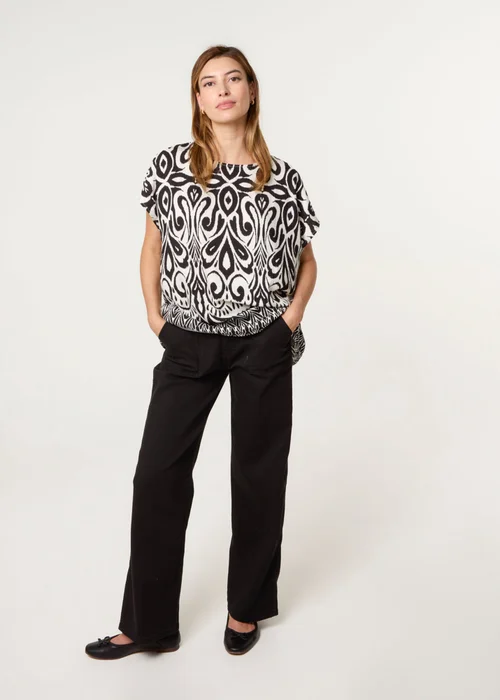 Blue Vanilla Black Round Neck Top With Abstract Print - Large Image 2